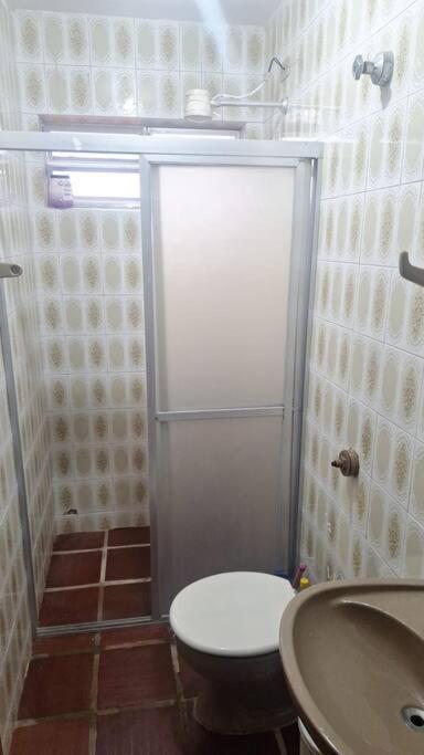 Quarto Para Quatro Pessoas A Duas Quadras Da Praia - Balneario Saint Etienne - Matinhos Dış mekan fotoğraf